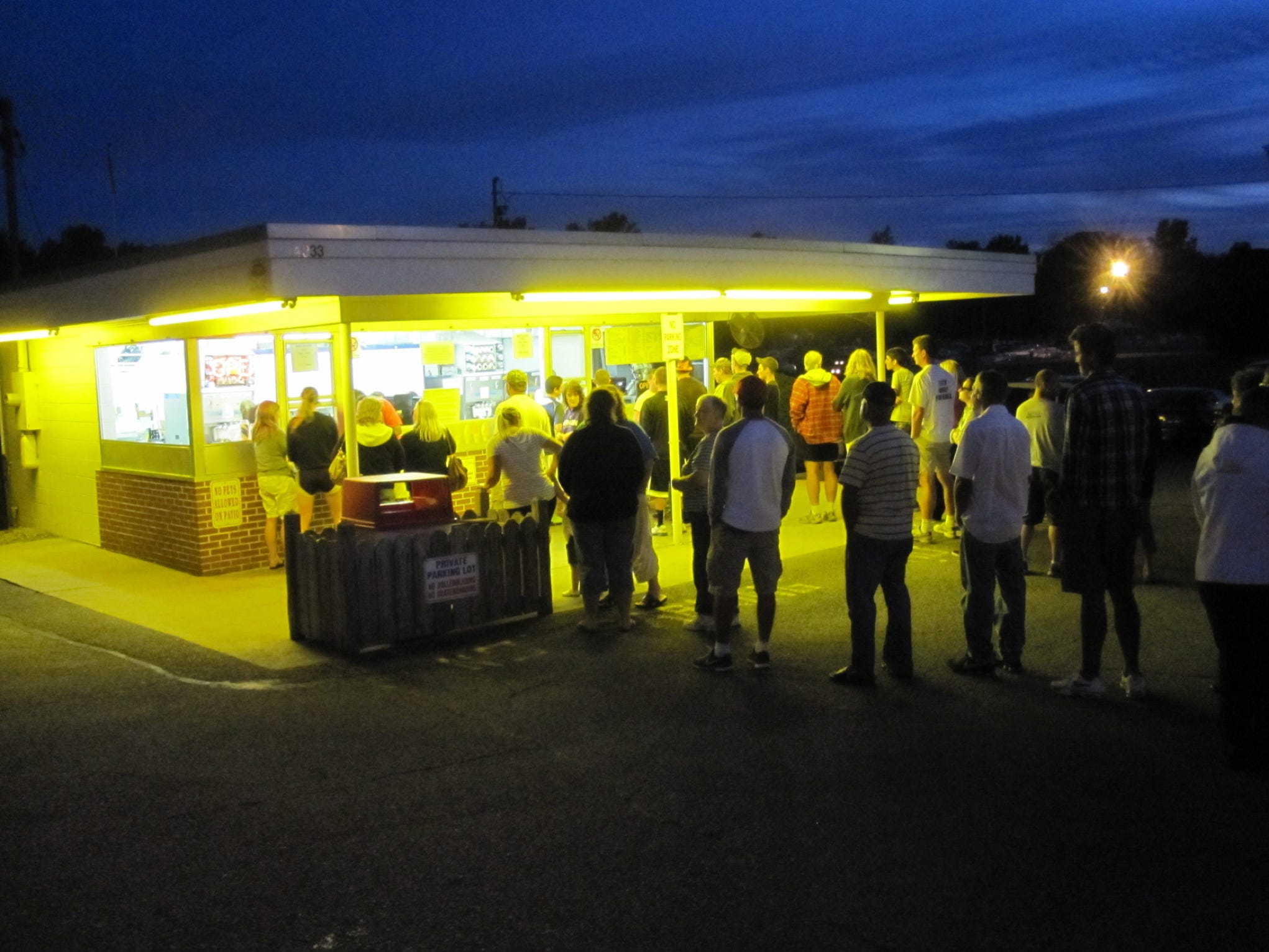 A pic of the DD ice cream stand