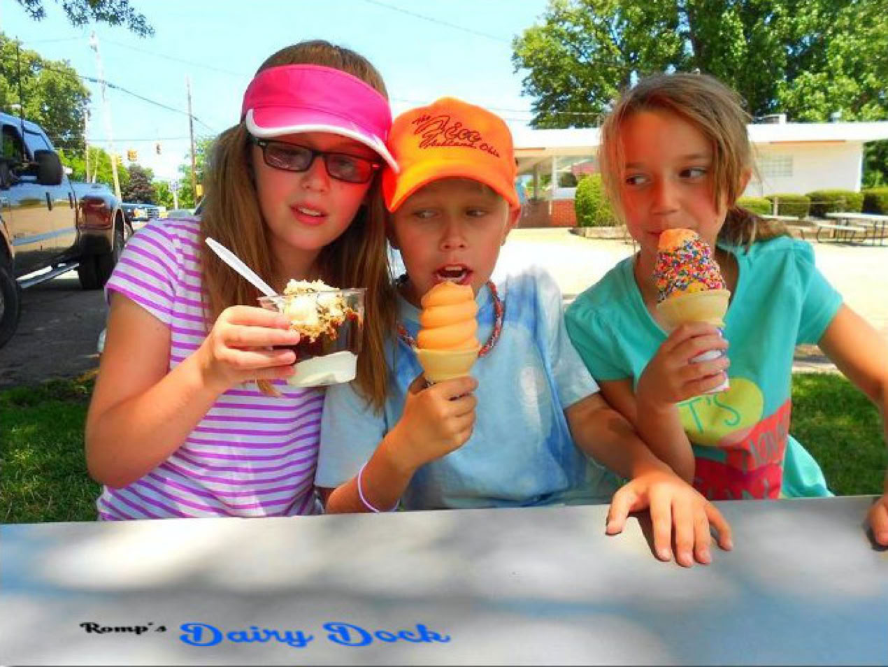 Kids eating ice cream
